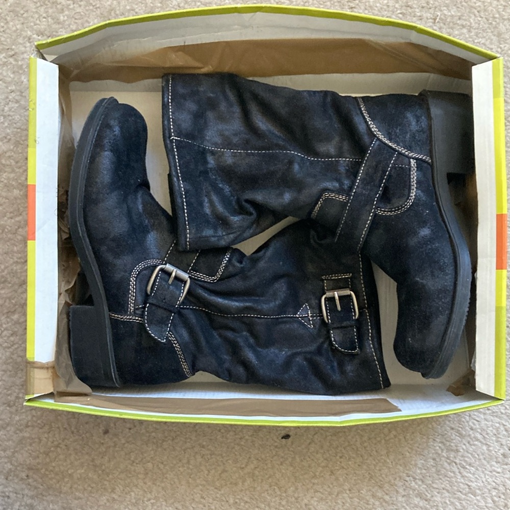 Bear Claw vegan boots